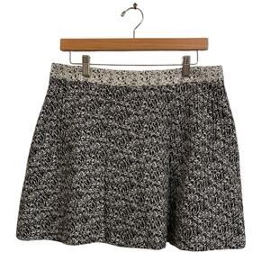 NWT Banana Republic Black and White Boucle Skirt Size 12